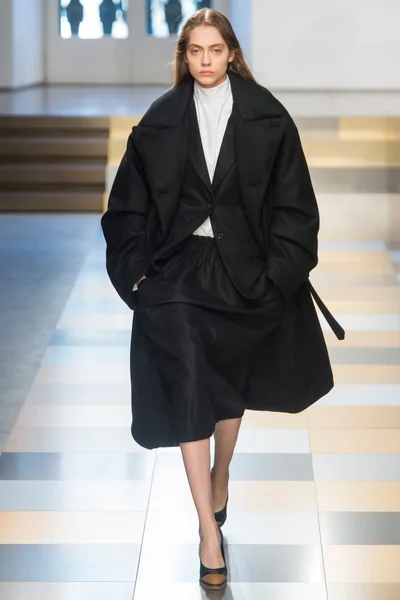 Look 15